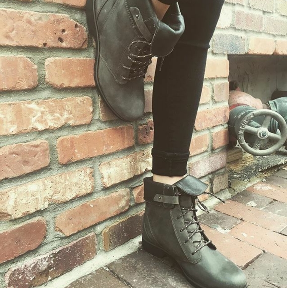 Teva Shoes - Teva Delavina Lace Boots Dark Olive